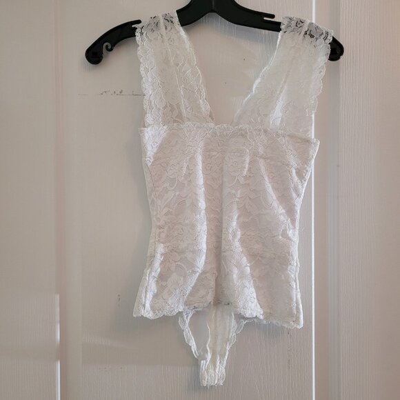GUESS Women's White Lace Bodysuit - Picture 4 of 4